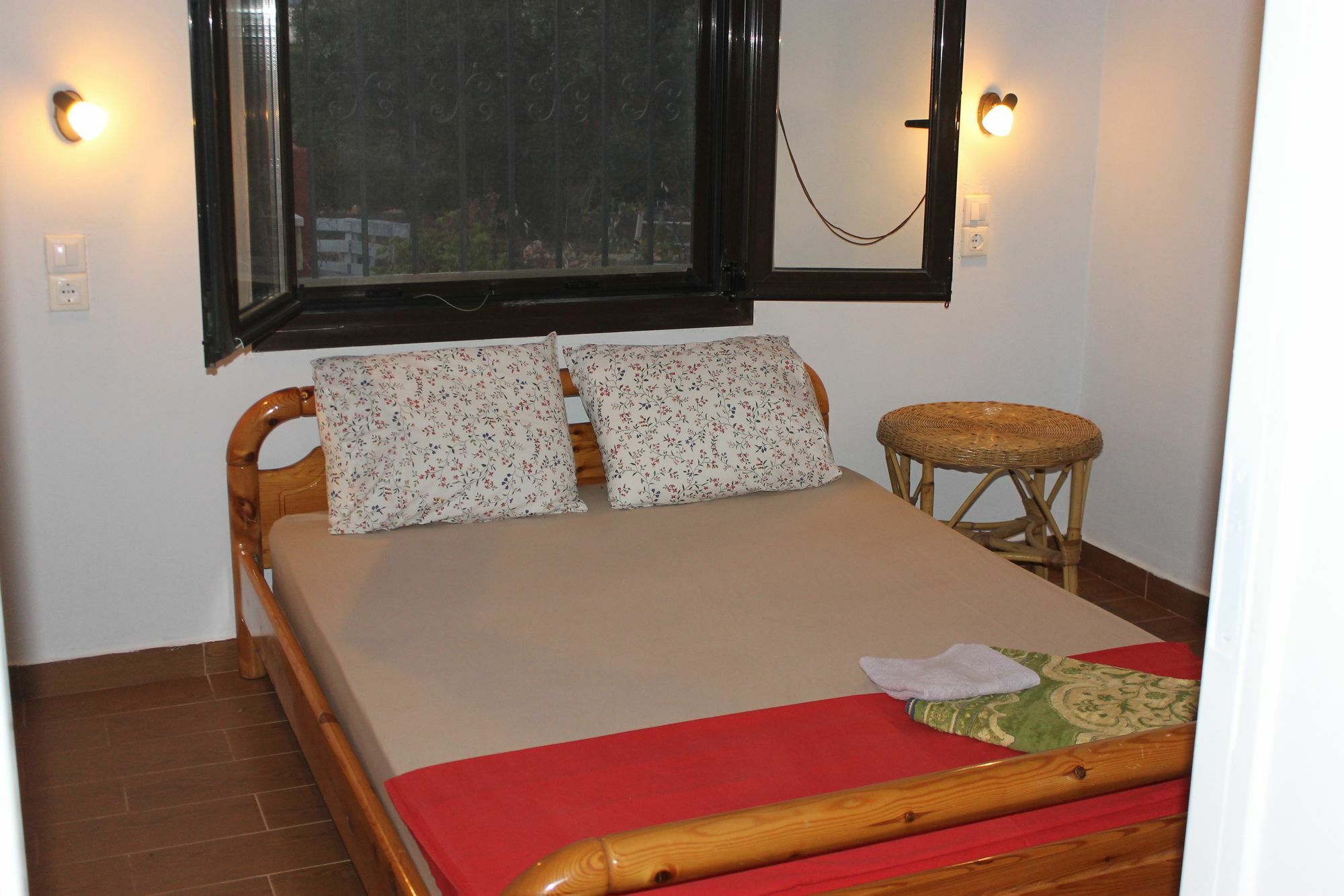 Katy'S Place Kalathas Ngoại thất bức ảnh